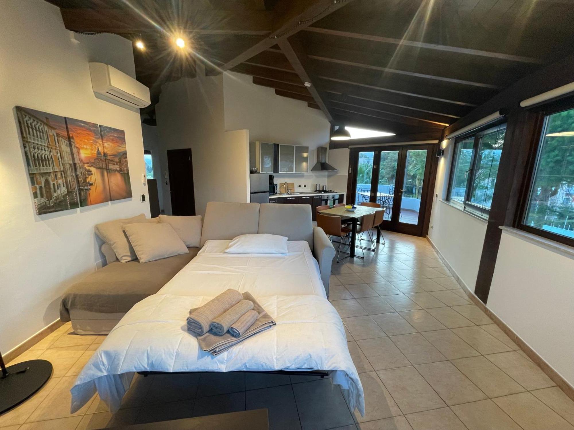 John Sea Suites Giardini Naxos Exterior photo